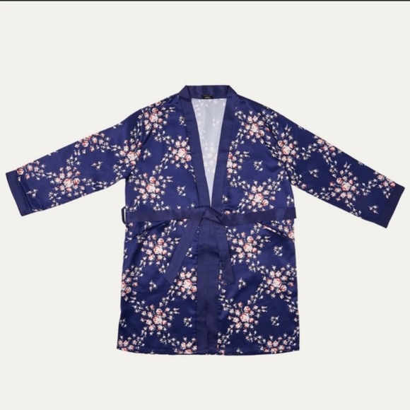 Morgan lane light floral satin robe - Picture 3 of 5